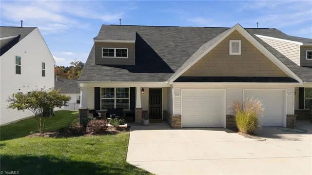 3923 Straw Hat Road, photo 3 of 36