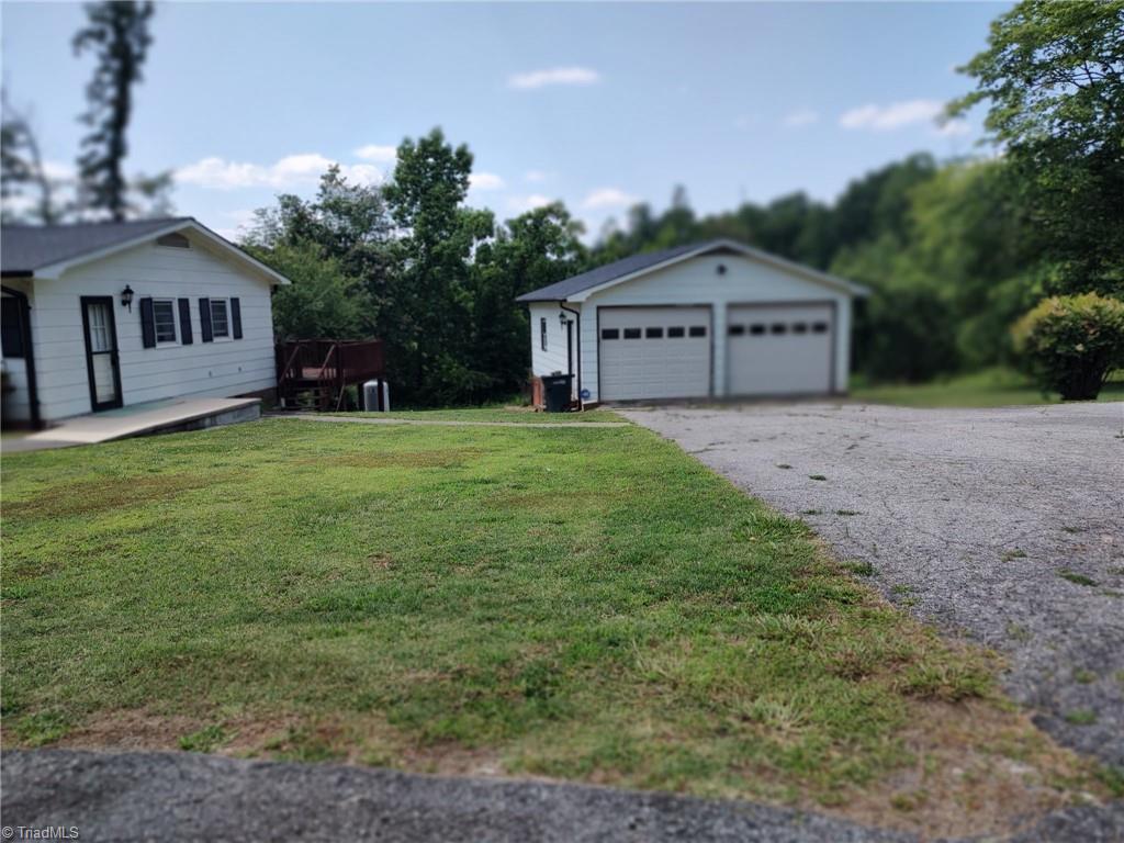 210 Grinton Avenue, Wilkesboro, North Carolina image 6