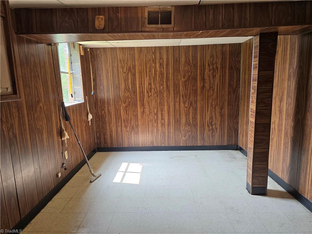 210 Grinton Avenue, Wilkesboro, North Carolina image 25
