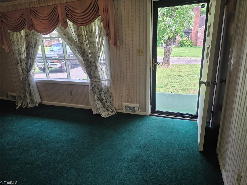 210 Grinton Avenue, Wilkesboro, North Carolina image 14