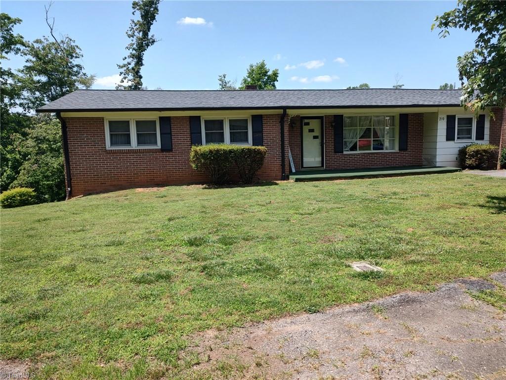 210 Grinton Avenue, Wilkesboro, North Carolina image 2