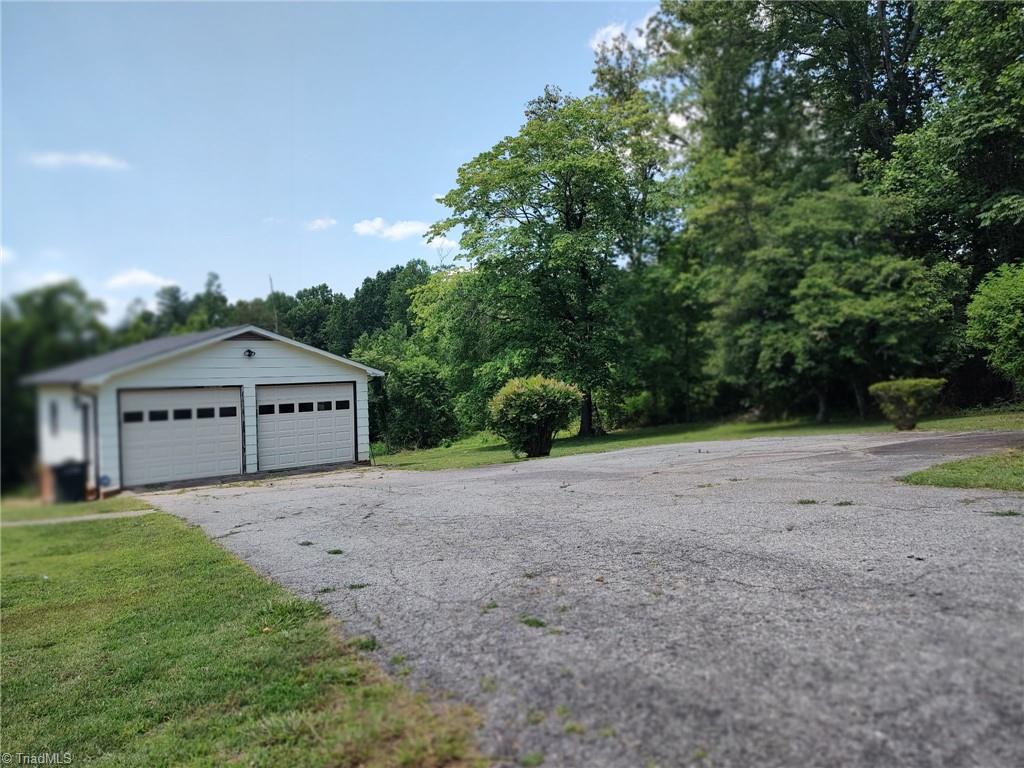 210 Grinton Avenue, Wilkesboro, North Carolina image 7