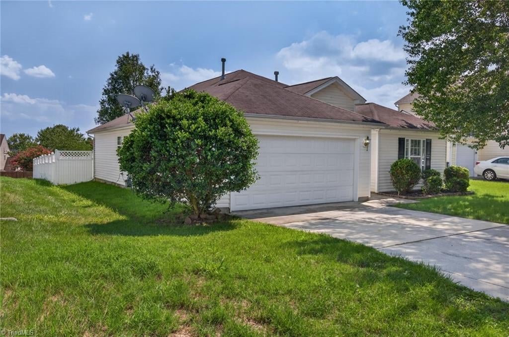 Photo of 1910 Hanna Trace, Winston-Salem, NC 27127 (MLS # 1229690)