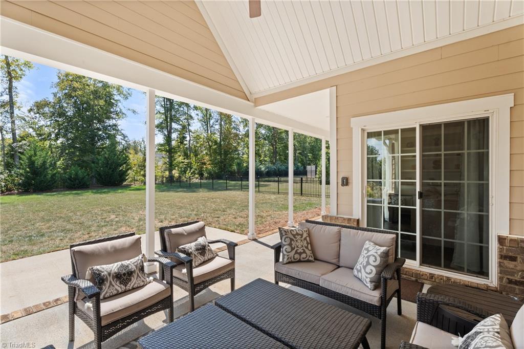 Advance, North Carolina 27006, United States, 4 Bedrooms Bedrooms, ,4 BathroomsBathrooms,Residential,Pending,214821