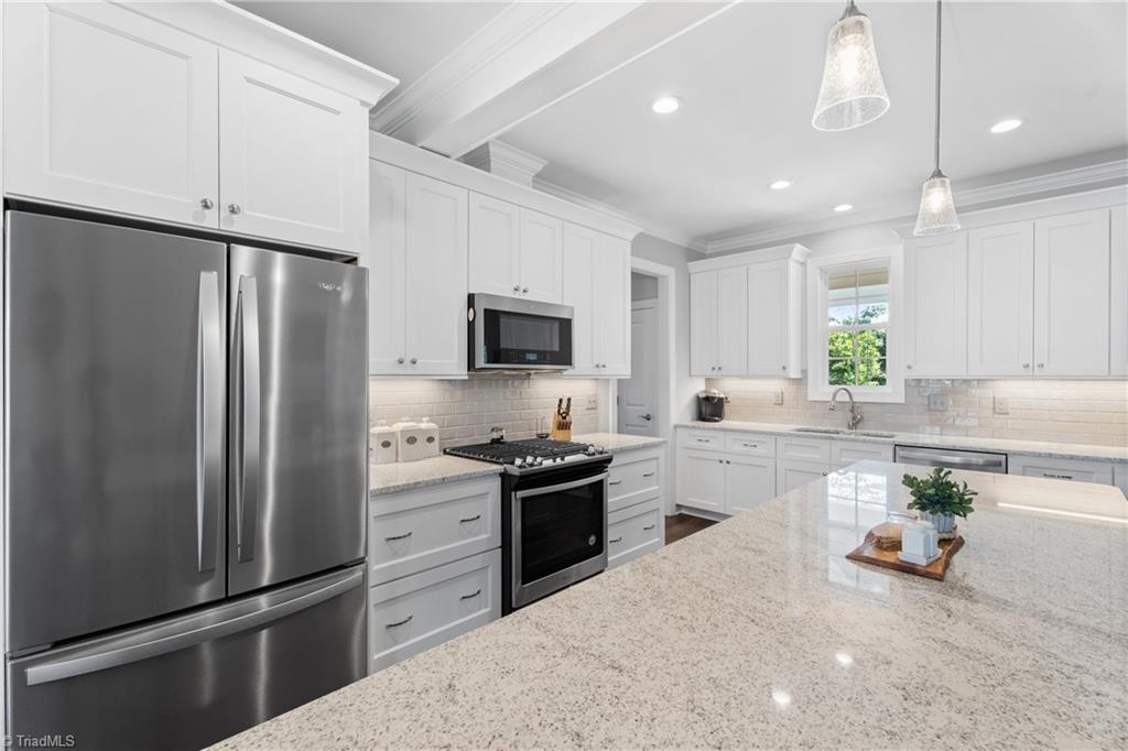 Advance, North Carolina 27006, United States, 4 Bedrooms Bedrooms, ,4 BathroomsBathrooms,Residential,Pending,214821