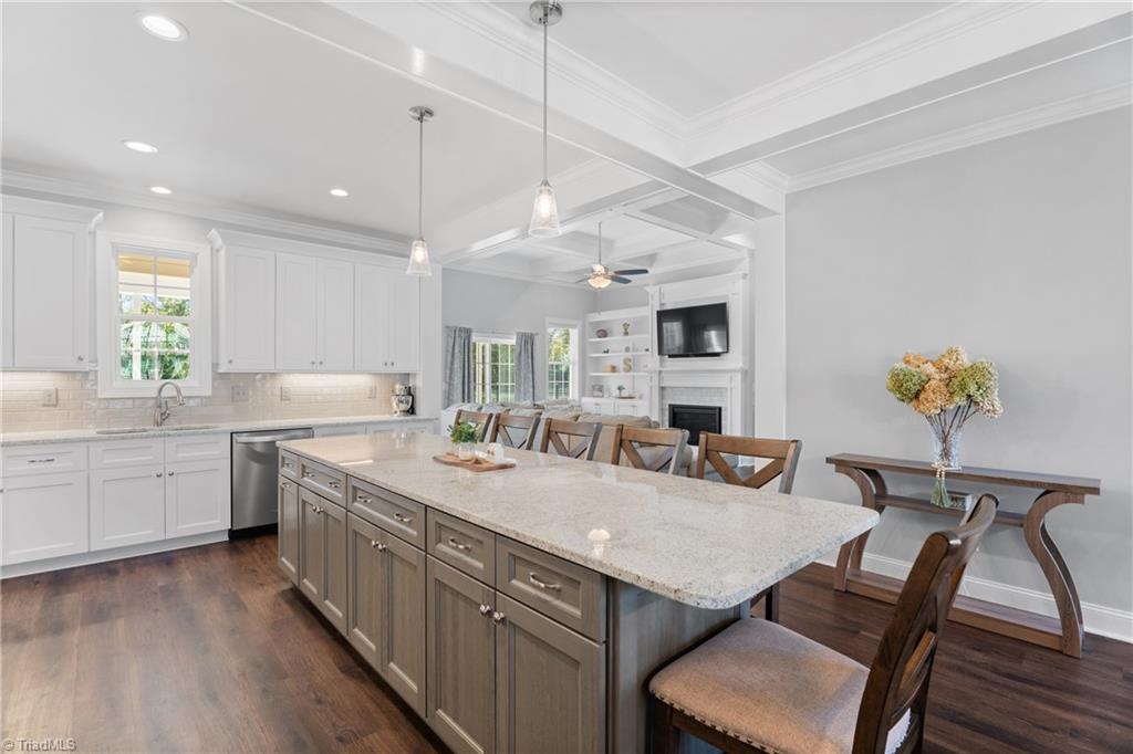 Advance, North Carolina 27006, United States, 4 Bedrooms Bedrooms, ,4 BathroomsBathrooms,Residential,Pending,214821