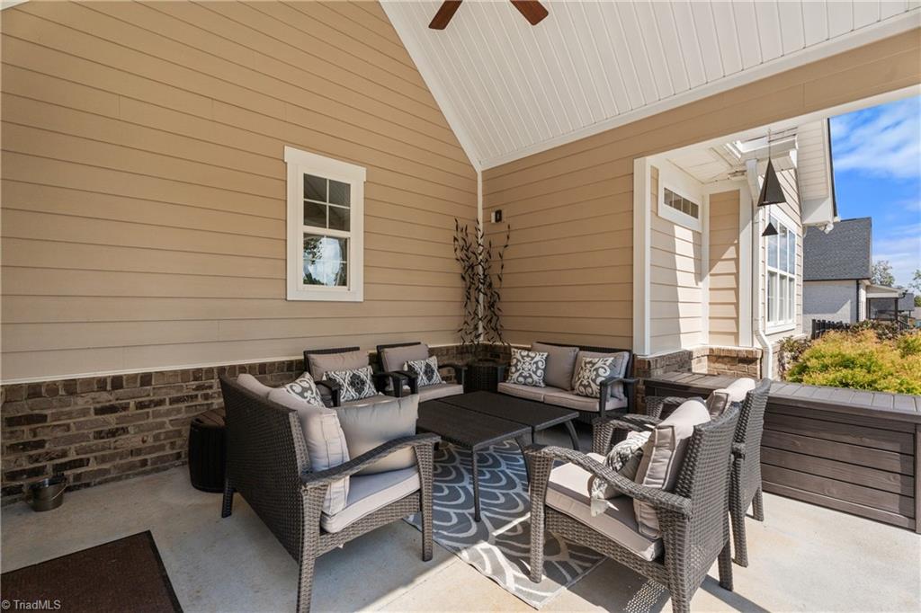 Advance, North Carolina 27006, United States, 4 Bedrooms Bedrooms, ,4 BathroomsBathrooms,Residential,Pending,214821