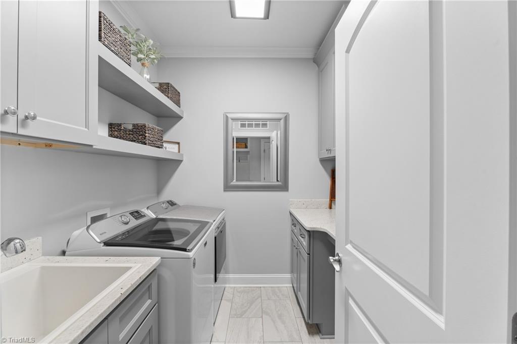 Advance, North Carolina 27006, United States, 4 Bedrooms Bedrooms, ,4 BathroomsBathrooms,Residential,Pending,214821