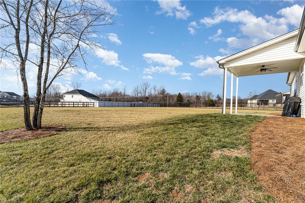 8872 Belews Ridge Road, Stokesdale, North Carolina image 45