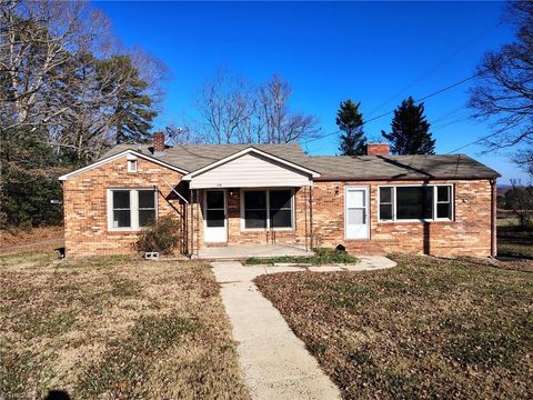 Homes For Sale - 110 Walden Lane<br/> Ararat, NC 27007