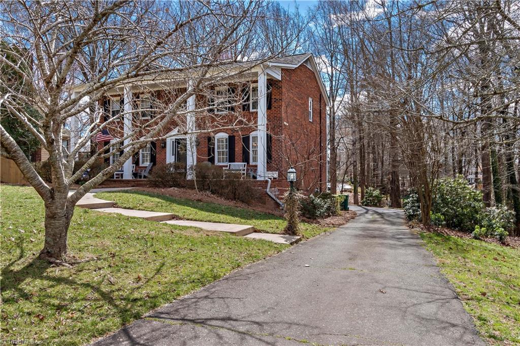 8204 Rivermont Drive, Clemmons, North Carolina image 3
