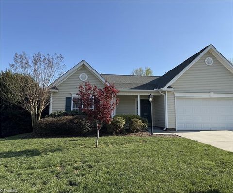 Townhouse For Sale - 5862 Sunny Ridge Trail<br/> Clemmons, NC 27012