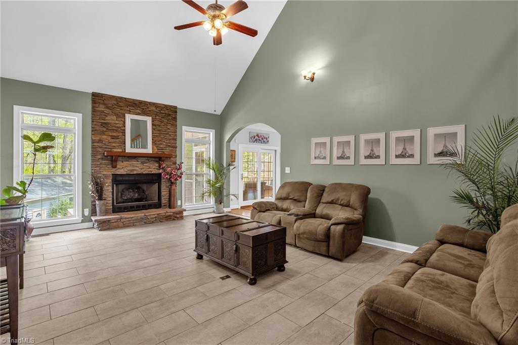 6505 Heron Point Court, Belews Creek, North Carolina image 4