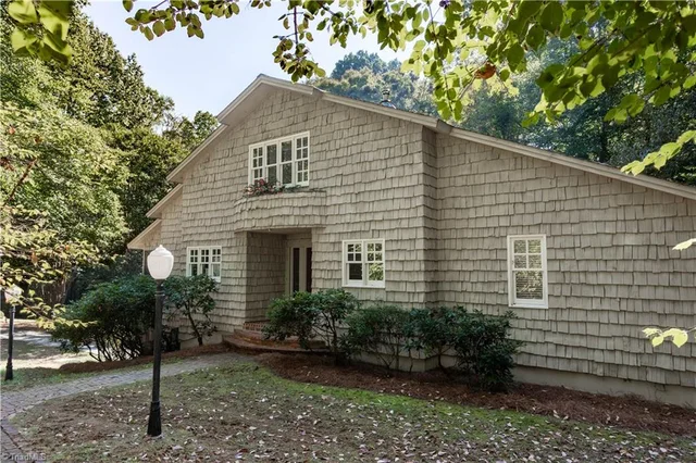 314 Beaver Creek Road, photo 4 of 48