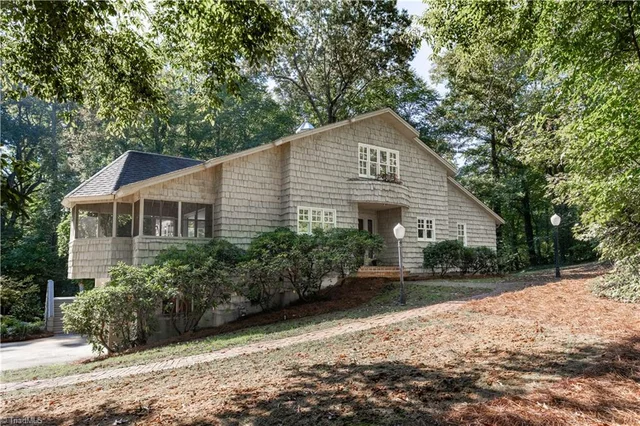 314 Beaver Creek Road, photo 3 of 48