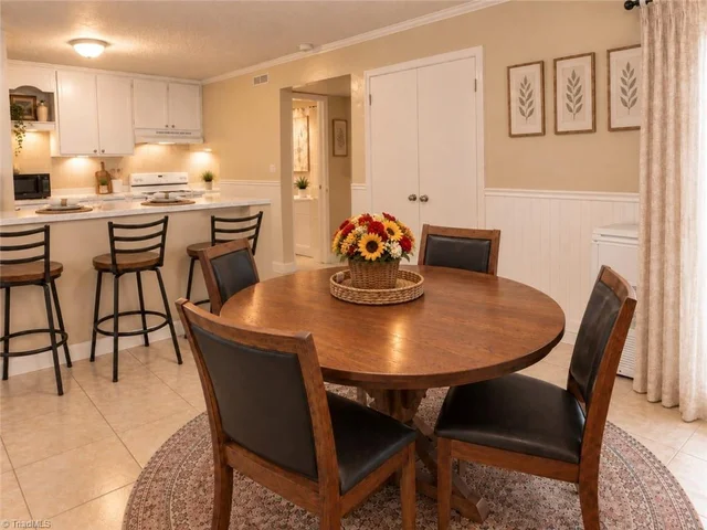 5703 Bramblegate Road Unit B, photo 5 of 20