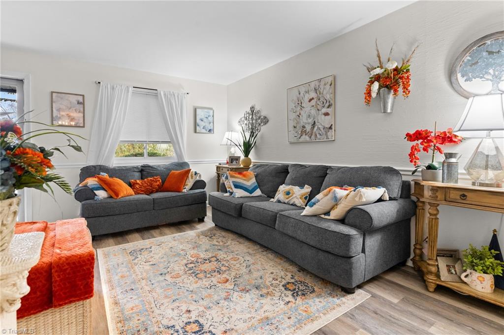 402 S Renfro Street 4