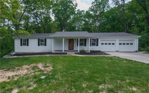 667 Knollwood Drive, Mount Airy, NC 27030 - #: 1140891