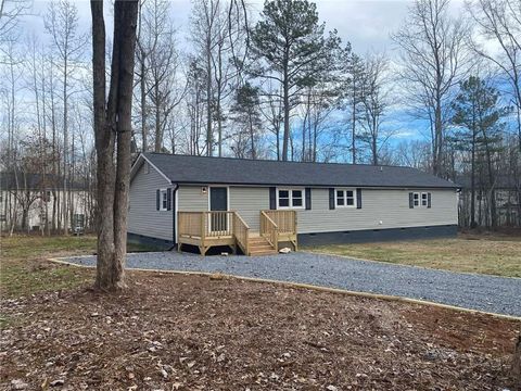 Homes For Sale - 140 Overbrook Road<br/> Salisbury, NC 28147