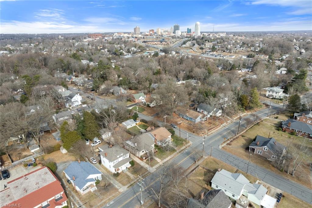 Winston-Salem, North Carolina 27103, United States, 3 Bedrooms Bedrooms, ,2 BathroomsBathrooms,Residential,Pending,12702