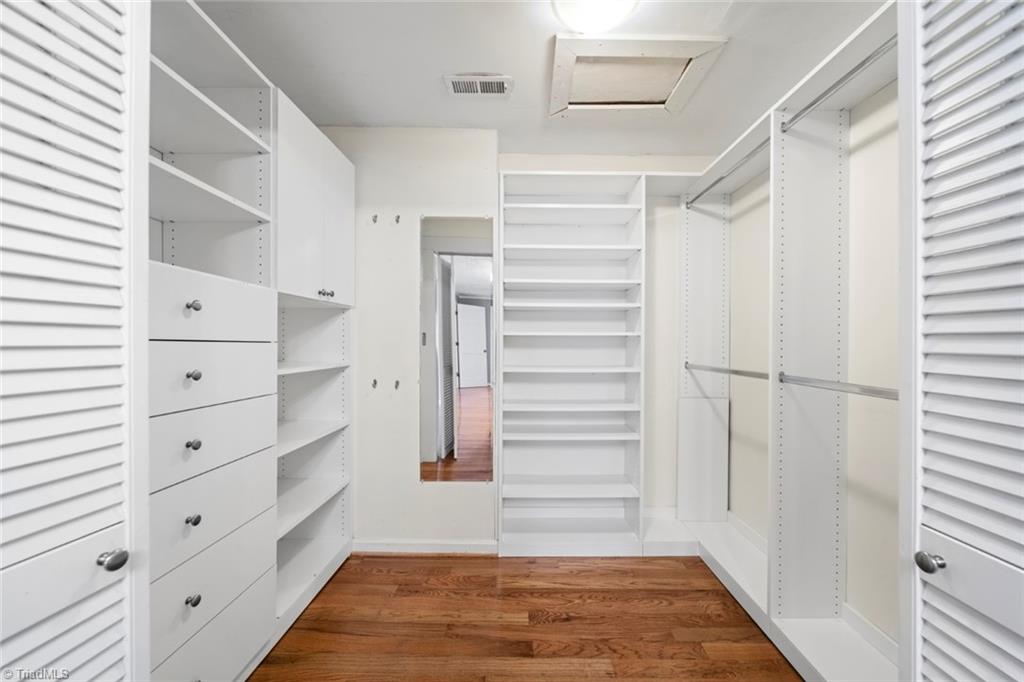 Winston-Salem, North Carolina 27103, United States, 3 Bedrooms Bedrooms, ,2 BathroomsBathrooms,Residential,Pending,12702