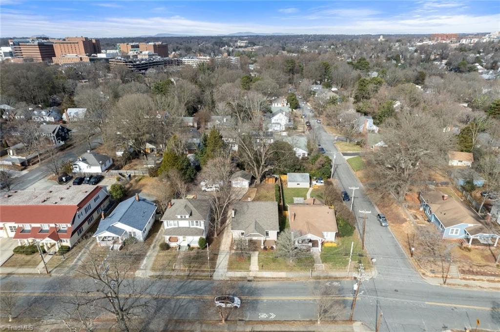 Winston-Salem, North Carolina 27103, United States, 3 Bedrooms Bedrooms, ,2 BathroomsBathrooms,Residential,Pending,12702