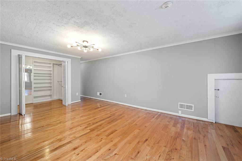 Winston-Salem, North Carolina 27103, United States, 3 Bedrooms Bedrooms, ,2 BathroomsBathrooms,Residential,Pending,12702