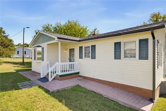 5135 Harvey Road, photo 4 of 39