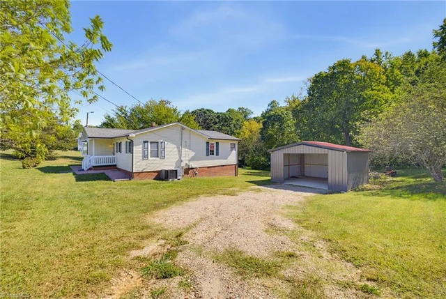 5135 Harvey Road, photo 3 of 39