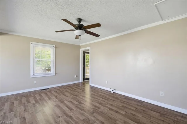 5135 Harvey Road, photo 5 of 39