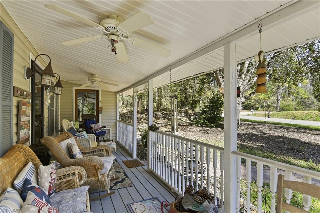 555 N BUNKER HILL Road