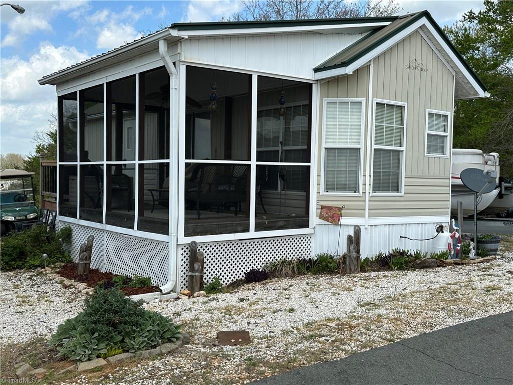 171 Grand View Drive, New London, North Carolina image 1