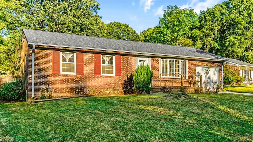 Photo of 4105 Flagstaff Court, Greensboro, NC 27406 (MLS # 1237127)