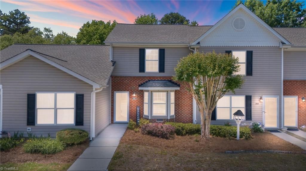 Photo of 302 Carrington Lane, Thomasville, NC 27360 (MLS # 1218688)
