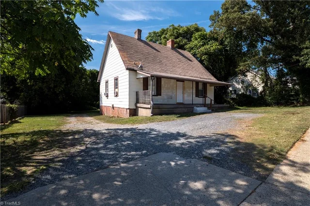 918 Merritt Drive, photo 2 of 29