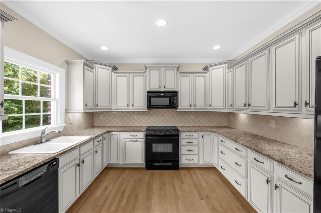 Greensboro, North Carolina 27455, United States, 4 Bedrooms Bedrooms, ,3 BathroomsBathrooms,Residential,Active,155043