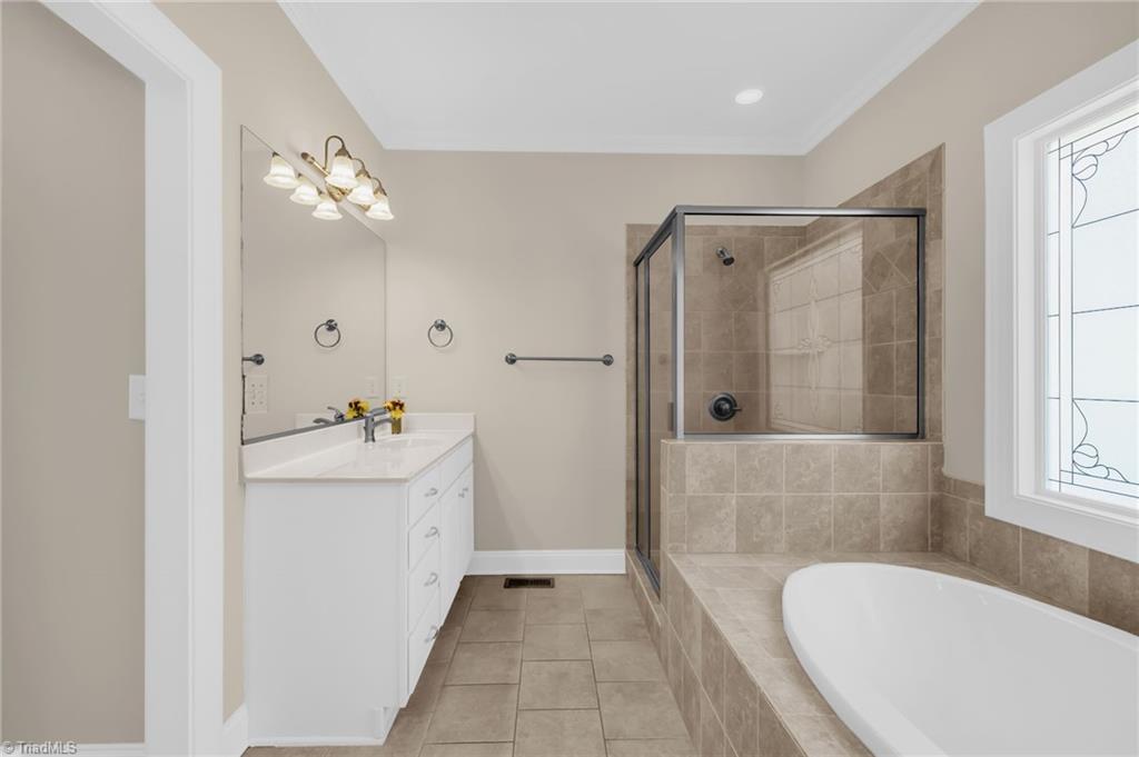 Greensboro, North Carolina 27455, United States, 4 Bedrooms Bedrooms, ,3 BathroomsBathrooms,Residential,Active,155043