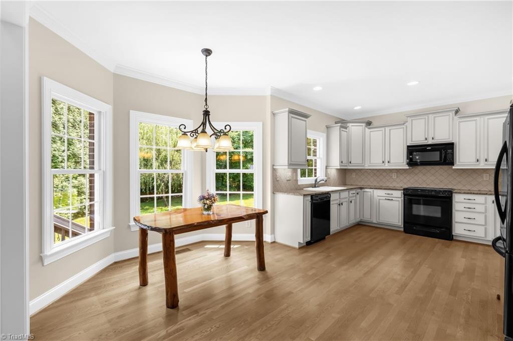 Greensboro, North Carolina 27455, United States, 4 Bedrooms Bedrooms, ,3 BathroomsBathrooms,Residential,Active,155043