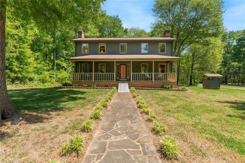 Homes For Sale - 1098 Greenfield Road<br/> Walnut Cove, NC 27052