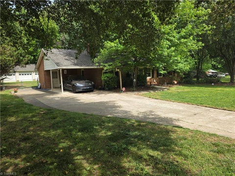 Homes For Sale - 2945 Kecoughtan Road<br/> Pfafftown, NC 27040