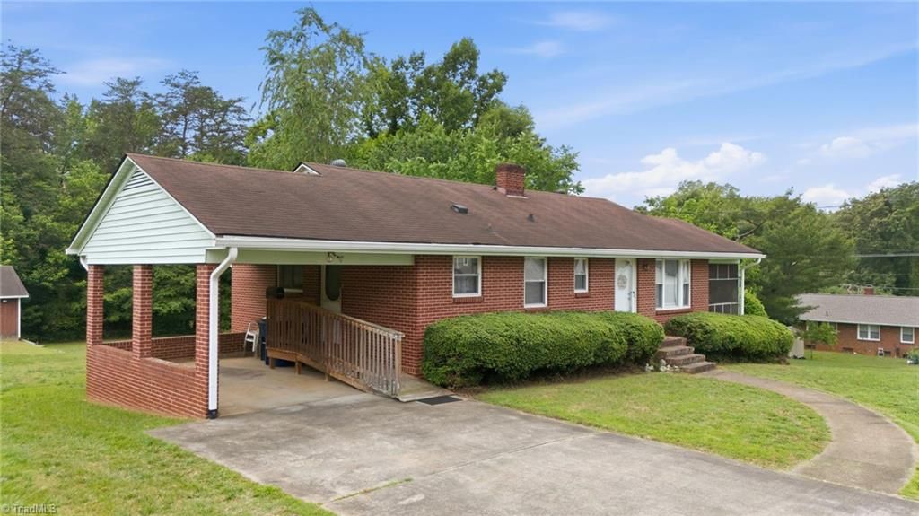Photo of 2040 Glovenia Drive, Winston-Salem, NC 27127 (MLS # 1222019)