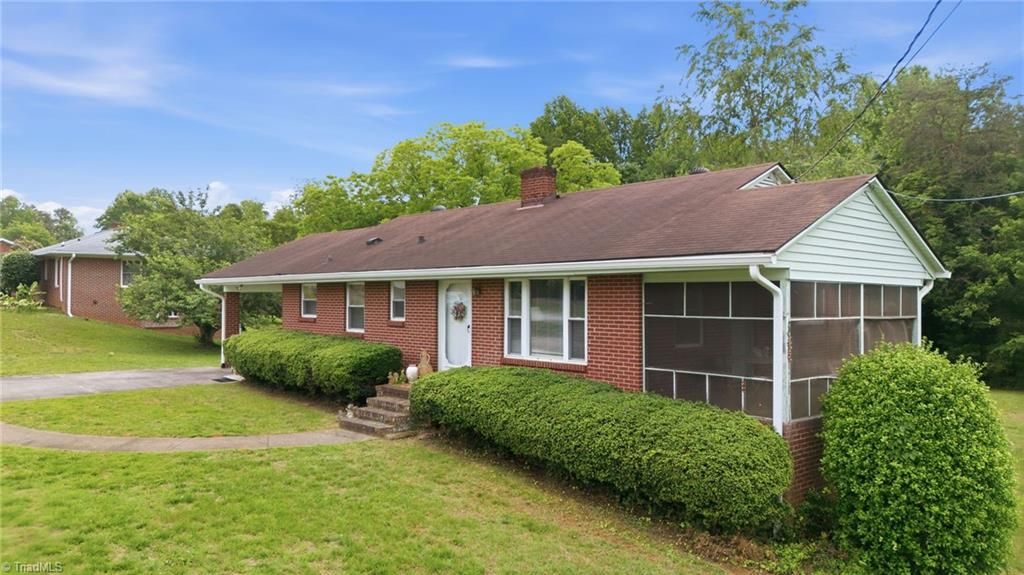 Photo of 2040 Glovenia Drive, Winston-Salem, NC 27127 (MLS # 1222019)