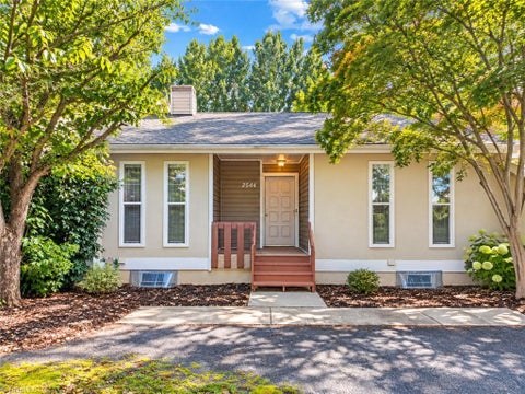 Townhouse For Sale - 2544 Tantelon Place<br/> Winston-Salem, NC 27127