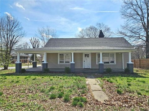 Homes For Sale - 804 Church Street<br/> Rockingham County, Eden, NC 27288