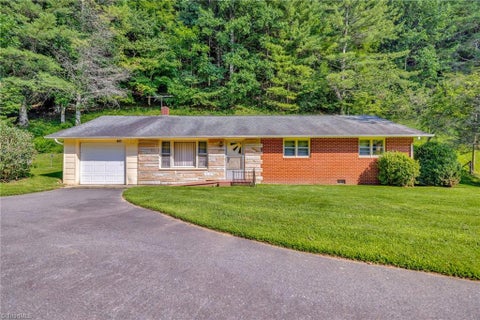 Homes For Sale - 480 Roaring Fork Road<br/> Creston, NC 28615