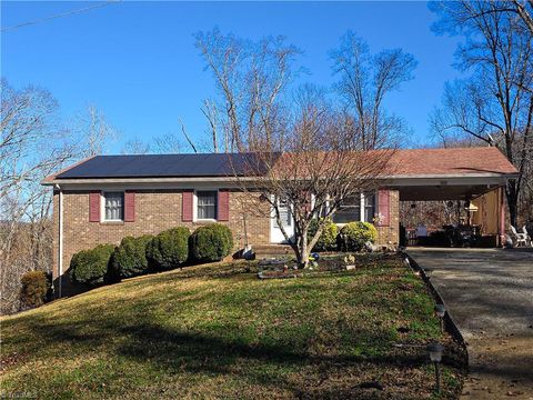 Apartment For Sale - 166 Town Lane<br/> Surry County, Mount Airy, NC 27030