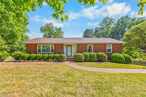 Homes For Sale - 2140 Sallies Lane<br/> Winston-Salem, NC 27106