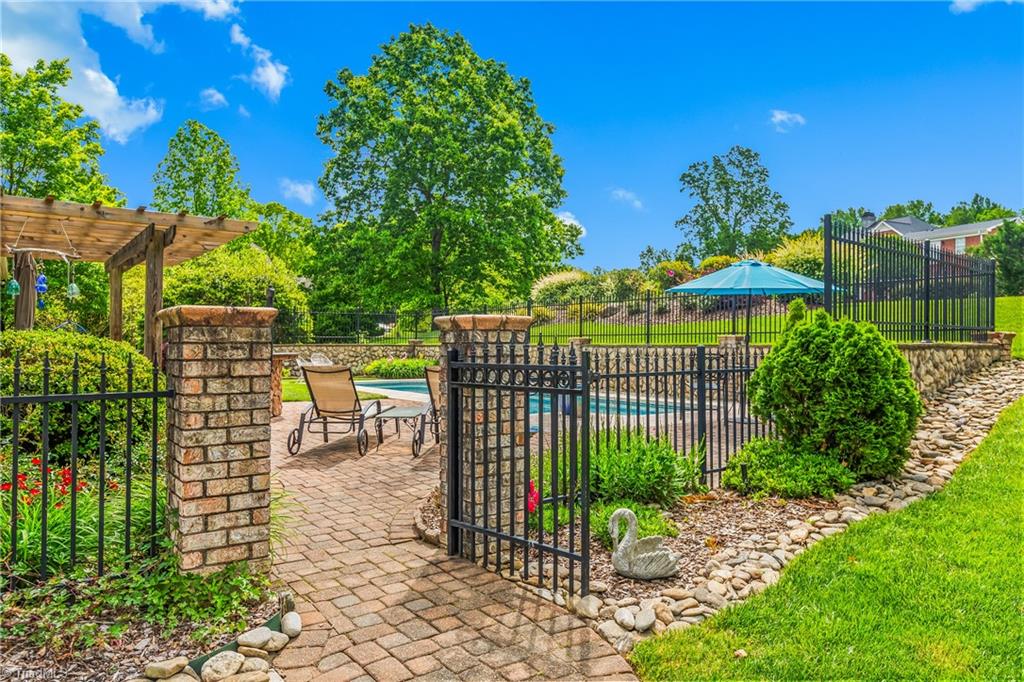 2821 Swan Lake Drive, High Point, North Carolina image 38