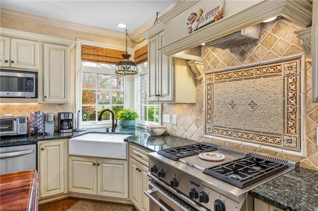 2821 Swan Lake Drive, High Point, North Carolina image 19