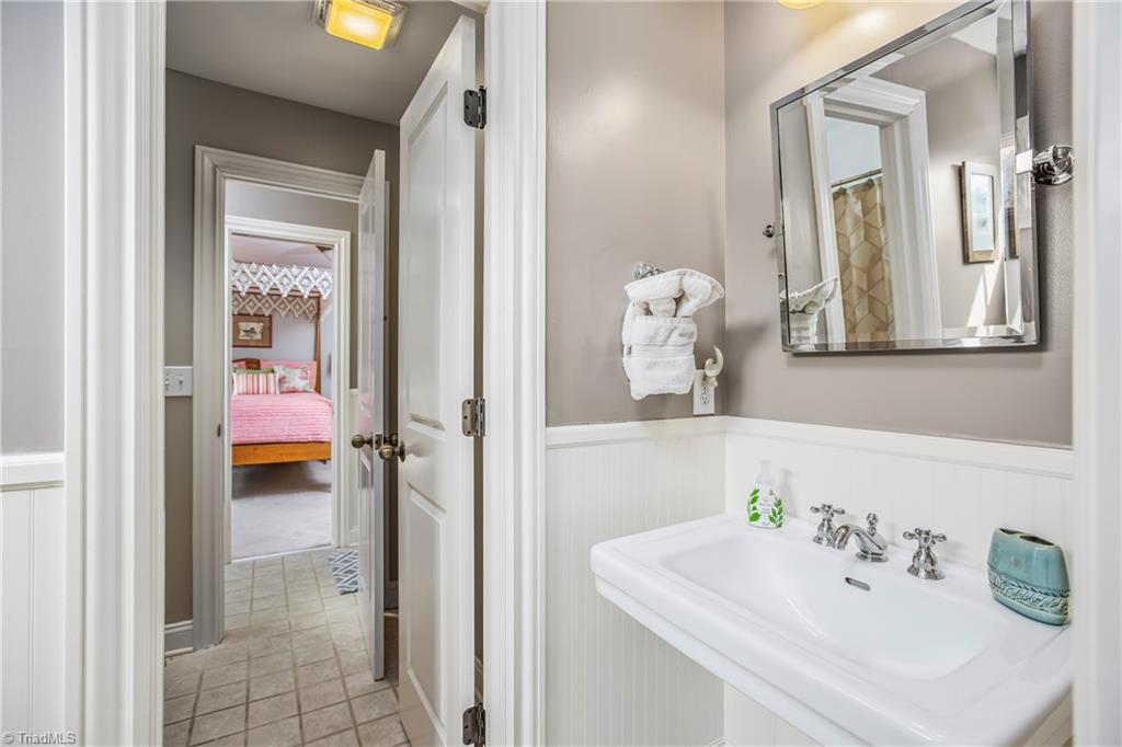 2821 Swan Lake Drive, High Point, North Carolina image 32
